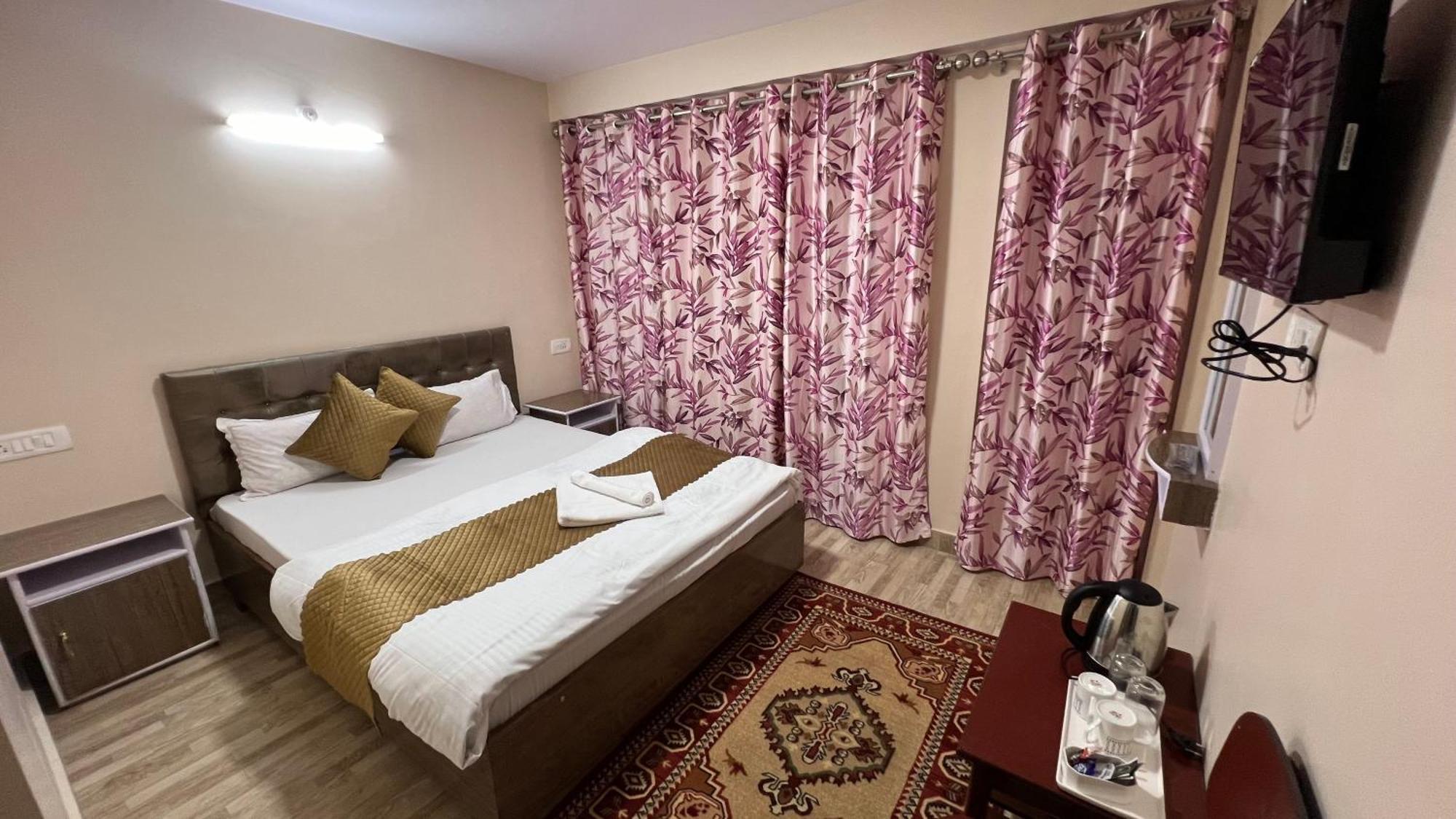 Hotel Hill Top Νταρτζίλινγκ Εξωτερικό φωτογραφία