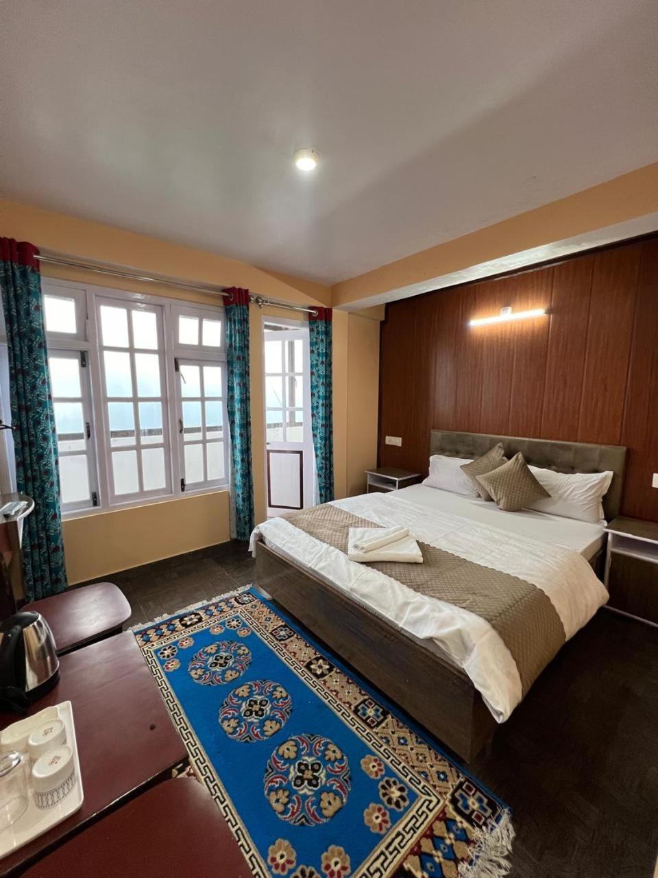 Hotel Hill Top Νταρτζίλινγκ Εξωτερικό φωτογραφία
